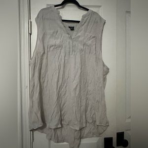 Torrid Silver/Light Gray Textured High-Low Hem Tank Top, size 5